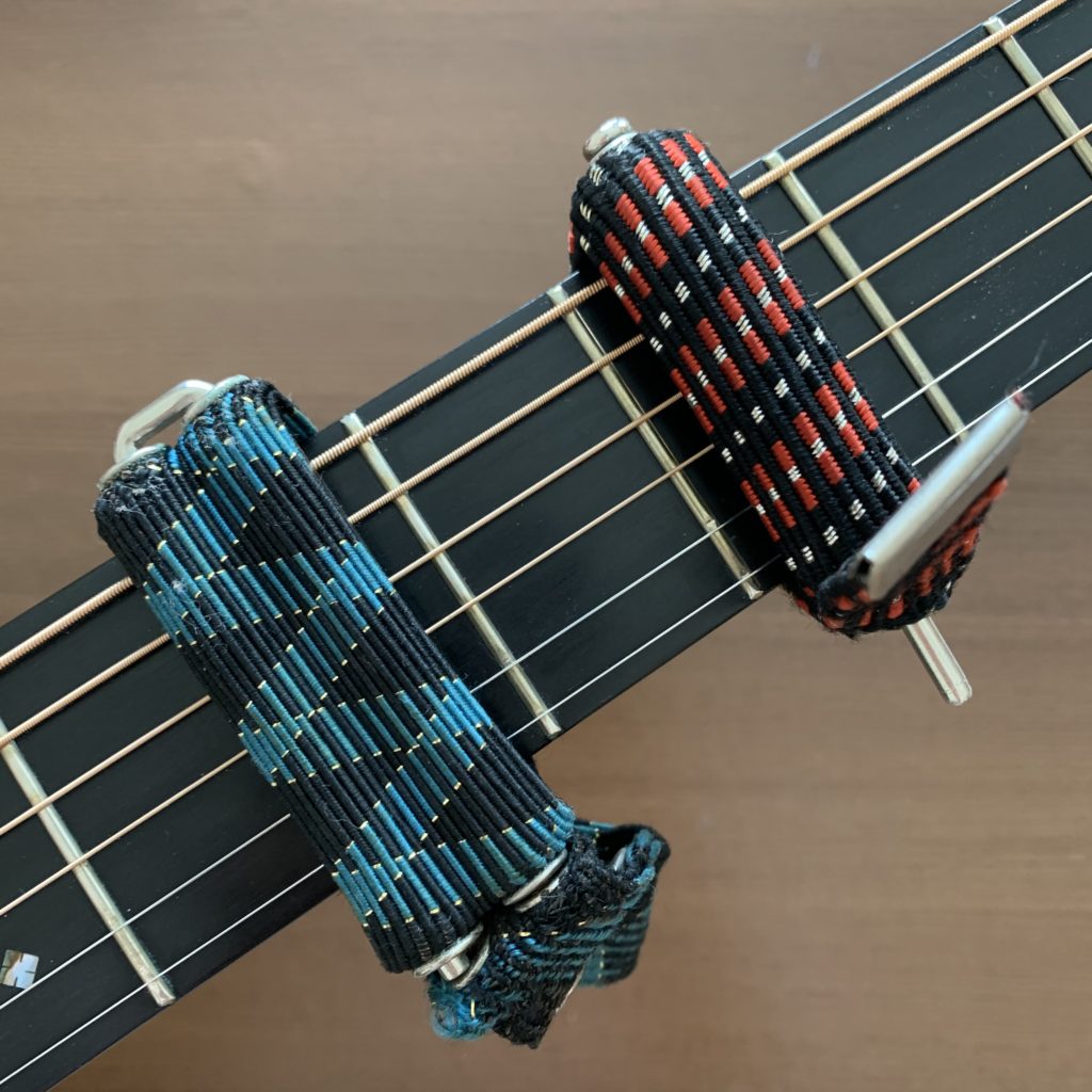 限定品】 ギター カポタスト 赤 ワンタッチで簡単取り付け 軽量